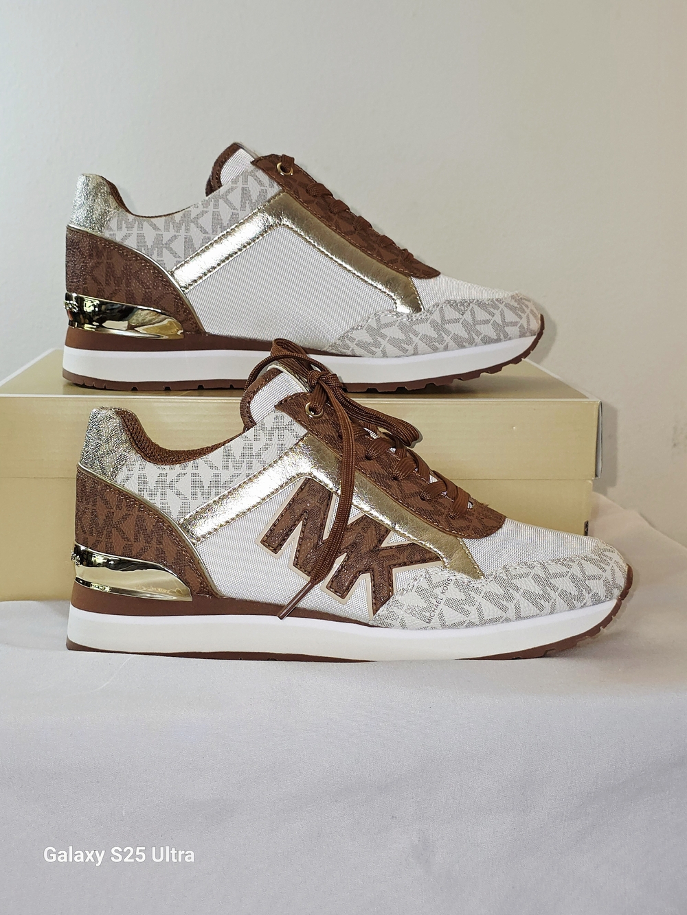 MICHAEL Michael Kors Maddy Two-Tone Logo and Mesh Trainer In Cream Size 7M - Picture 5 of 11